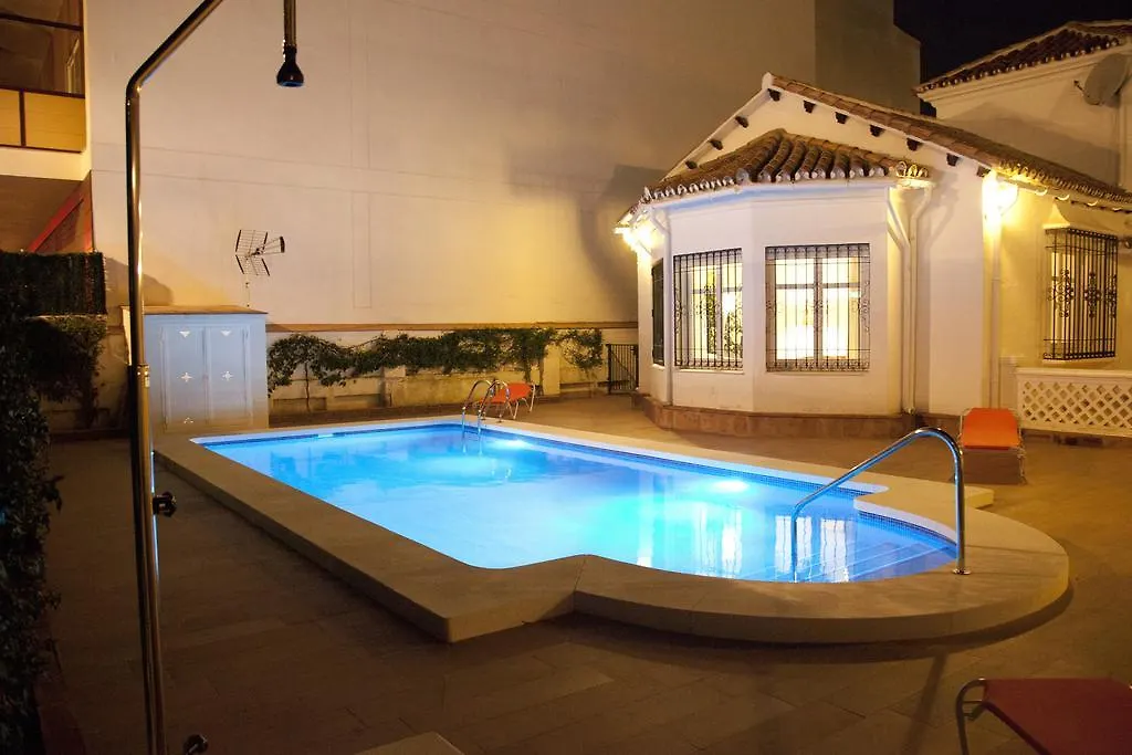 Villa In Center Fuengirola With Pool And Close Beach