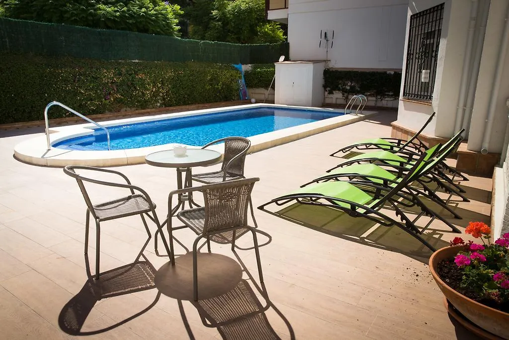 Villa In Center Fuengirola With Pool And Close Beach